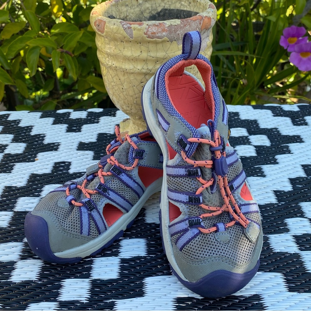 Teva Manatee sports sandals